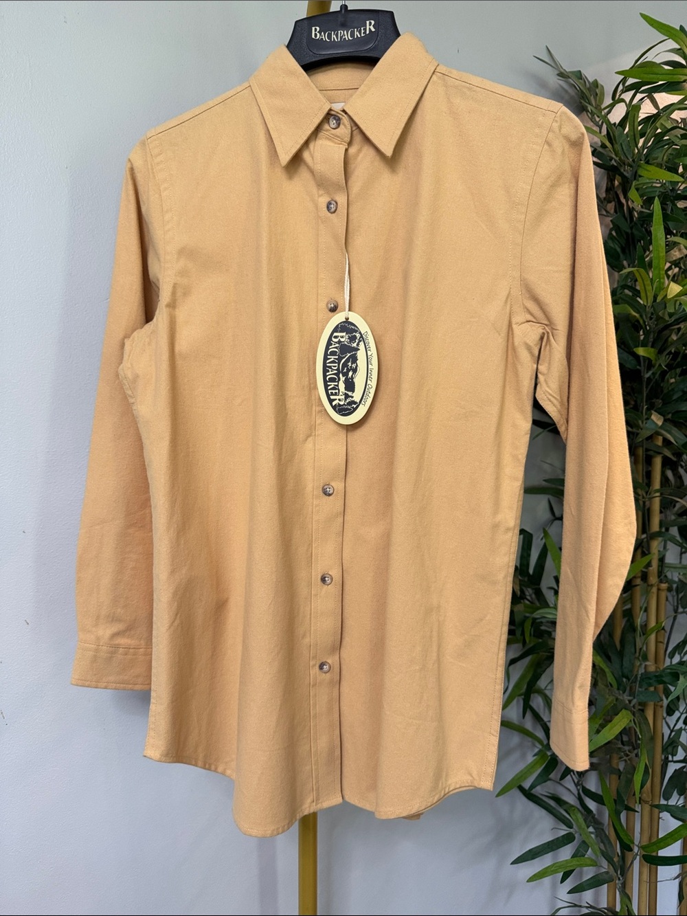 Backpacker Women's Button-Down Shirt in Camel Tan NWT M